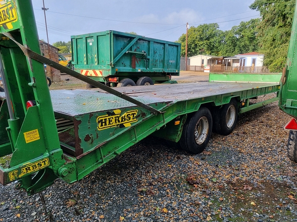 Chris Atkin & Son Ltd - Herbst 24-19 Low loader